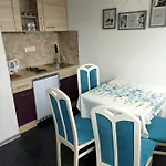 Apartment For 2 In City Center