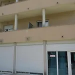 Split Apartments B
