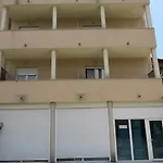 Split Apartments Bear