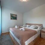 Large Apartment Felicita Near Center