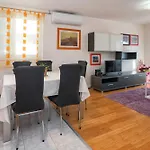 Peaceful & Fully Equipped 1Br - Beach Place To Be