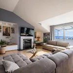 Urban Utopia Penthouse With Private Parking