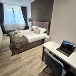 Suite Stay At 8