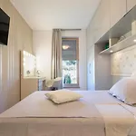 Gray Pearl - Luxury Apartment With Pool