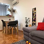 Mm Split Apartment - 5 Min By Car To The Beach & City Center - Free Public Parking