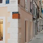 Apartment And Room Old Town