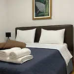 Mm Split Apartment - 5 Min By Car To The Beach & City Center - Free Public Parking