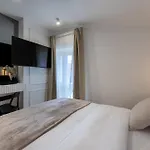Palace Luxury Suites