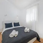 Arapova Apartment