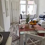 Old Square View Apartment