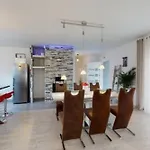 Holiday House Tolesa