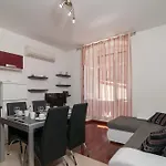Split Center Apartment