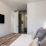 Enjoyer - Seafront Apartment With Private Heated Pool And Terrace