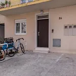 Luxury Leona Apartment