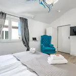 Galeria Valeria Seaside Downtown - Mag Quaint & Elegant Boutique Hotels