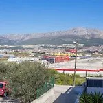 Family Friendly Apartments With A Swimming Pool Split - 21026