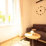 Tres Jolie Central Apartment Near Theatre & Beach