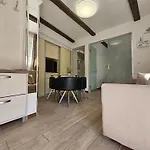 Cherry Apartment - Old Town