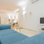 Deluxe Beach Apartments Renata