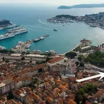 Split Central Luxury Studios 2
