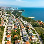 Stunning Kasuni Beach Apartments In Split