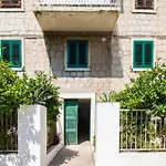 Apartment Centre In Stone House