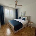 Apartment Sandra, With 2 Bathroom, Wi-Fi, Private Parking