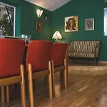 Luxury Suite Jasmin-Two Bedroom Suite With Hot Tub