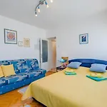 Studio Apartment Ecija St