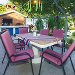 2 Bedroom Cozy Home In Zrnovnica