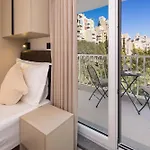 Leonela Apartment
