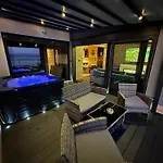 Magic View Luxury Penthouse With Jacuzzi And Sea View