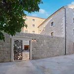 Central Heritage Hotel