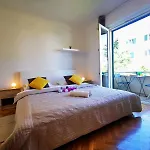 Lionel Apartment