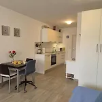 Studio Apartment Romana