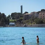 Tres Jolie Central Apartment Near Theatre & Beach
