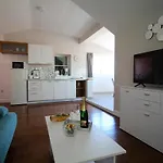 Villa Varos