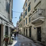 Apartment Bose