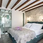 Bonbon Old Town Private En-Suite Room