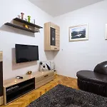 Apartment Near Old Town