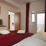 Apartments Leo