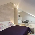 Laura Lux Suites