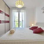 Cozy Beach Apartment Split