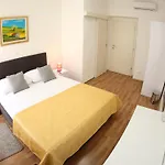 A&M Apartment And Rooms