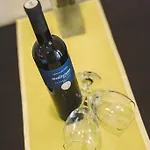 Sir George Luxury Suites