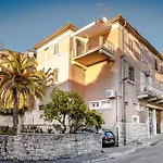 Apartments Rozmaric