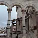 Center Of Split