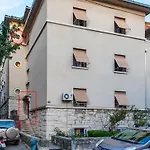 Chic Apartment In Center