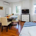 Guest House Leta With Parking