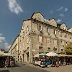 Split Palace View